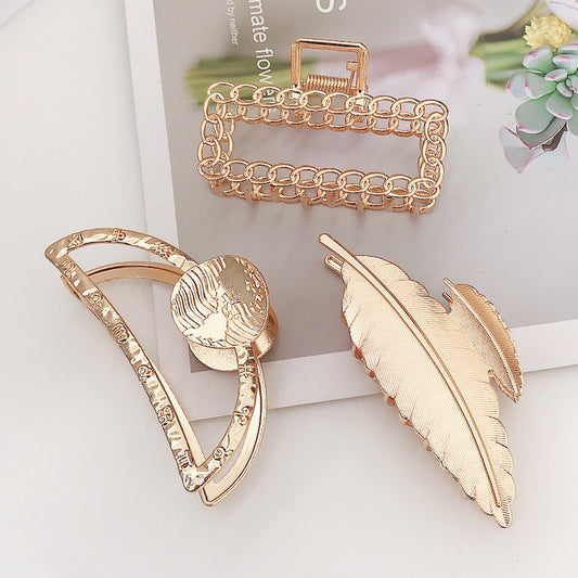 Simple Temperament Metal Hair Clip – Gold-Plated Geometric Alloy Hairpin with Leaf Spring & Butterfly Crown Design